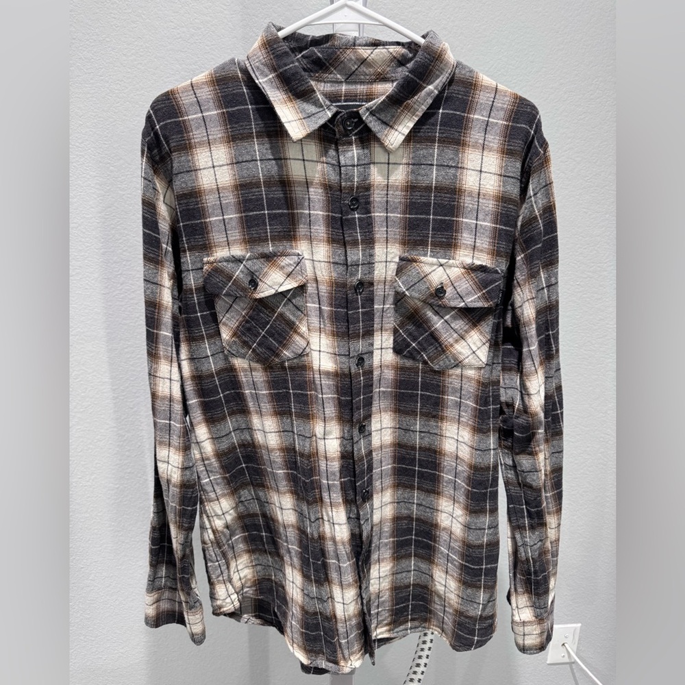 Men's Casual Plaid Button-Down Shirt - Black and White